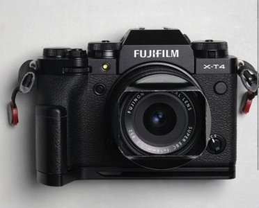 fujifilm_xt4_with_jjc_handgrip_1685083763_53aa2649_progressive.jpg