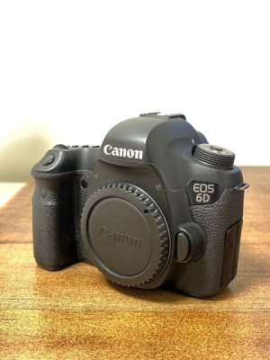 canon_6d_with_4_batteries_1694696801_1abae620_progressive.jpg