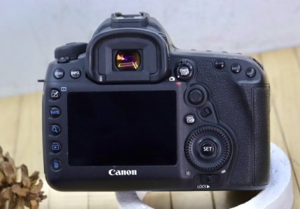 eos3.jpg