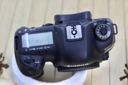 eos2.jpg