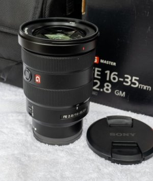 Sony 16-35 GM F2.8 top.jpg