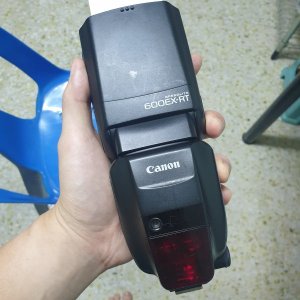 Canon 600 EX-RT Flash (1).jpg