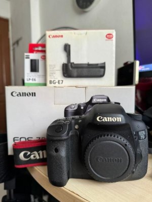 wts_canon_7d__bge7_grip_1701763441_8dbdecfc_progressive.jpg