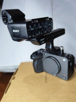 sony_fx3_cinema_line_camera_1728568727_706309a6_progressive.jpg