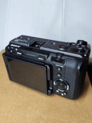 sony_fx3_cinema_line_camera_1728568727_96cc62b3_progressive.jpg