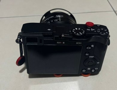 RX1riiiB.jpg