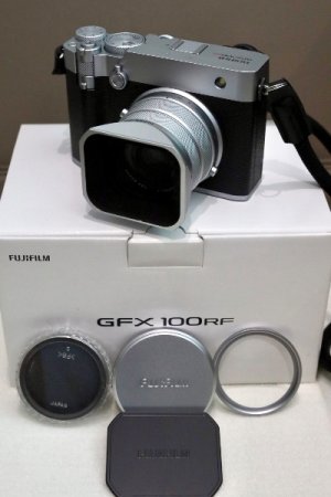Fuji GFX100RF - 1.jpg
