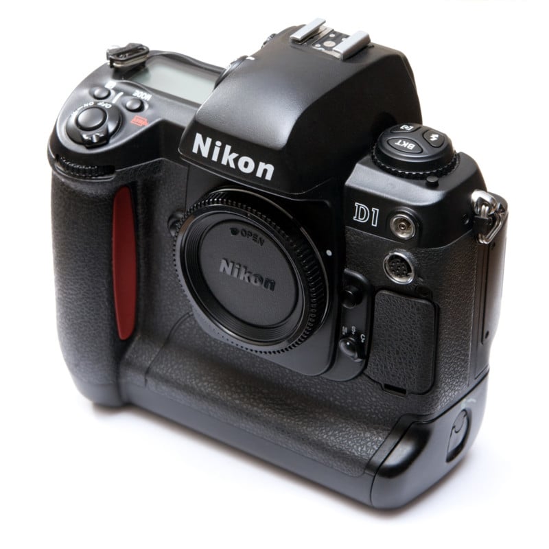 nikon-D1-800x800.jpg