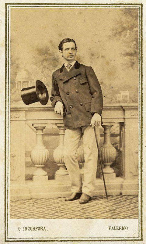 Top-hat-man-1870-480x800.jpg