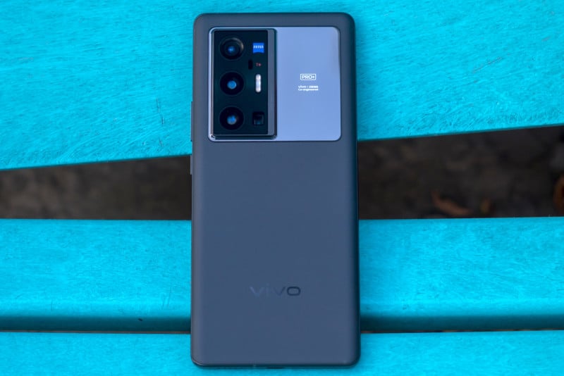 Vivo-X70-Pro-back-800x534.jpg
