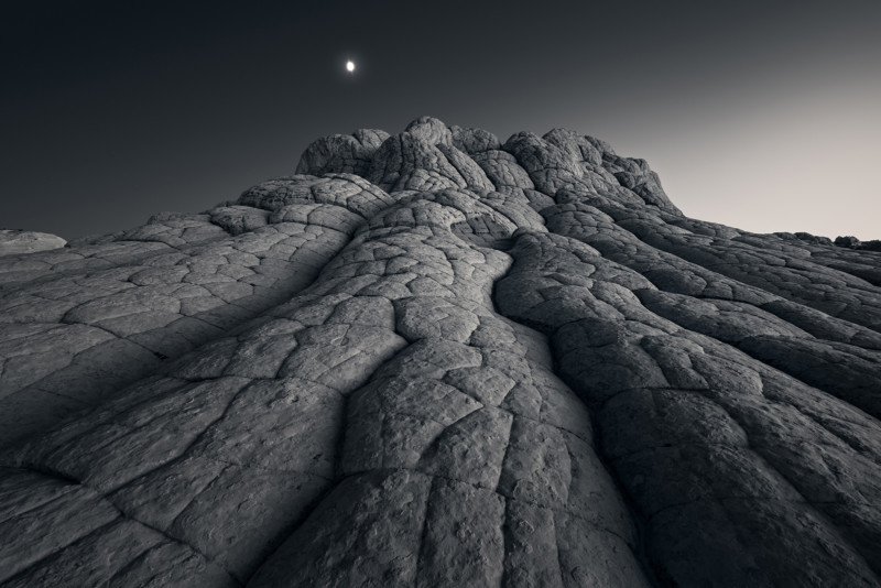 20325_Felix-Röser_Moon-surface-800x534.jpg