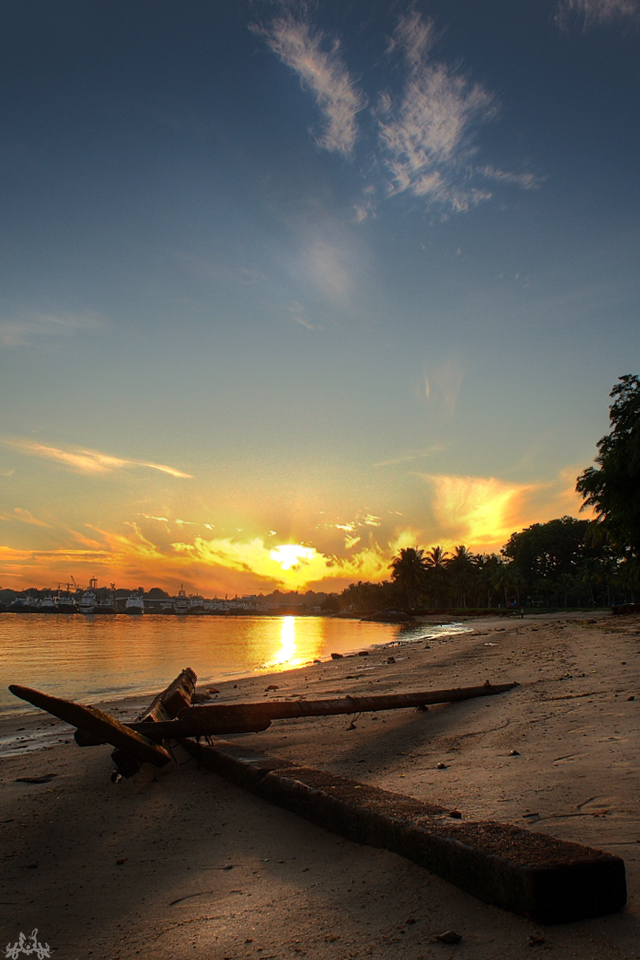 CROSS_BEACH_by_Draken413o.jpg