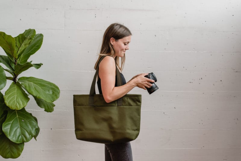 Moment-MTW-tote-007-800x534.jpg