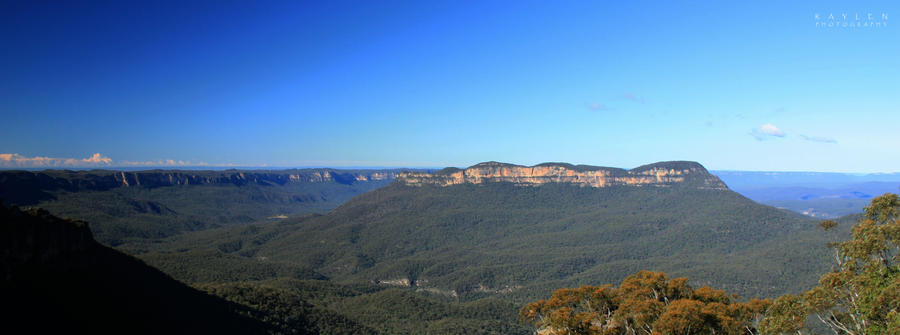 Blue_Mountains_Vista_by_RealmicSorcerer.jpg