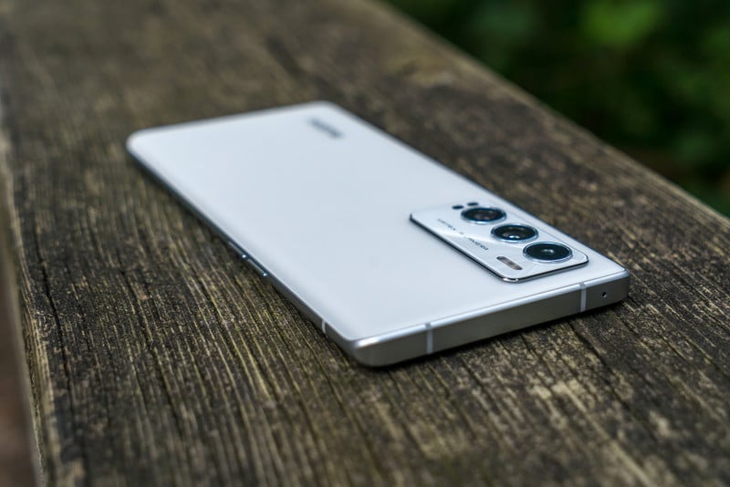 Realme-GT-Explorer-flat-800x534.jpg