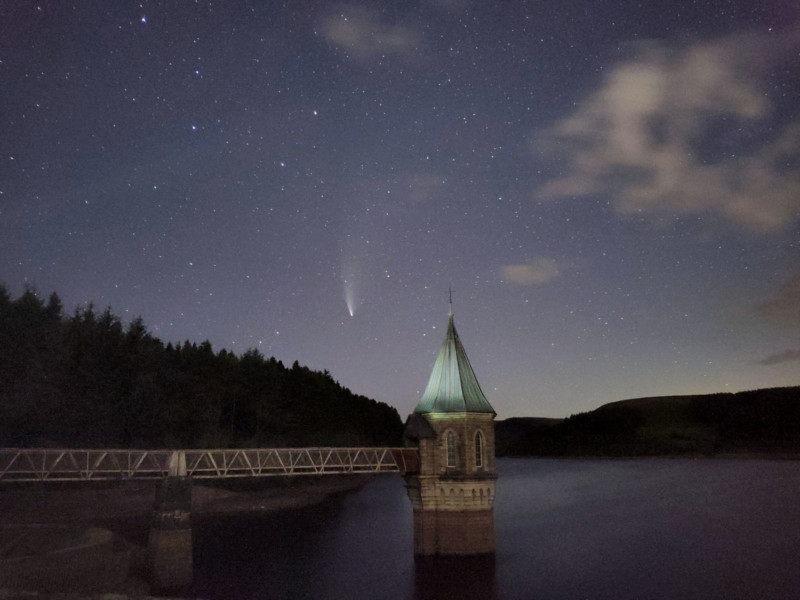 adamtattonreid-Brecon-Beacons-NEOWISE-800x600.jpg