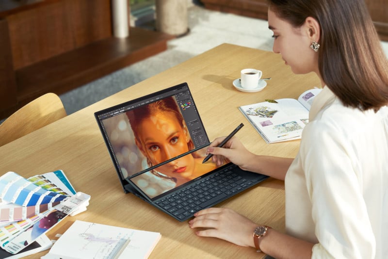 ZenBook-Duo-14_UX482_Scenario-Photo_03-800x534.jpg