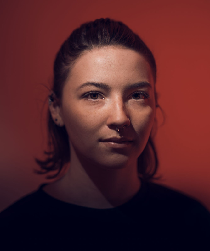 DFA85_1.4_Portraits_Lea_Stephen_Obermeier-667x800.jpg