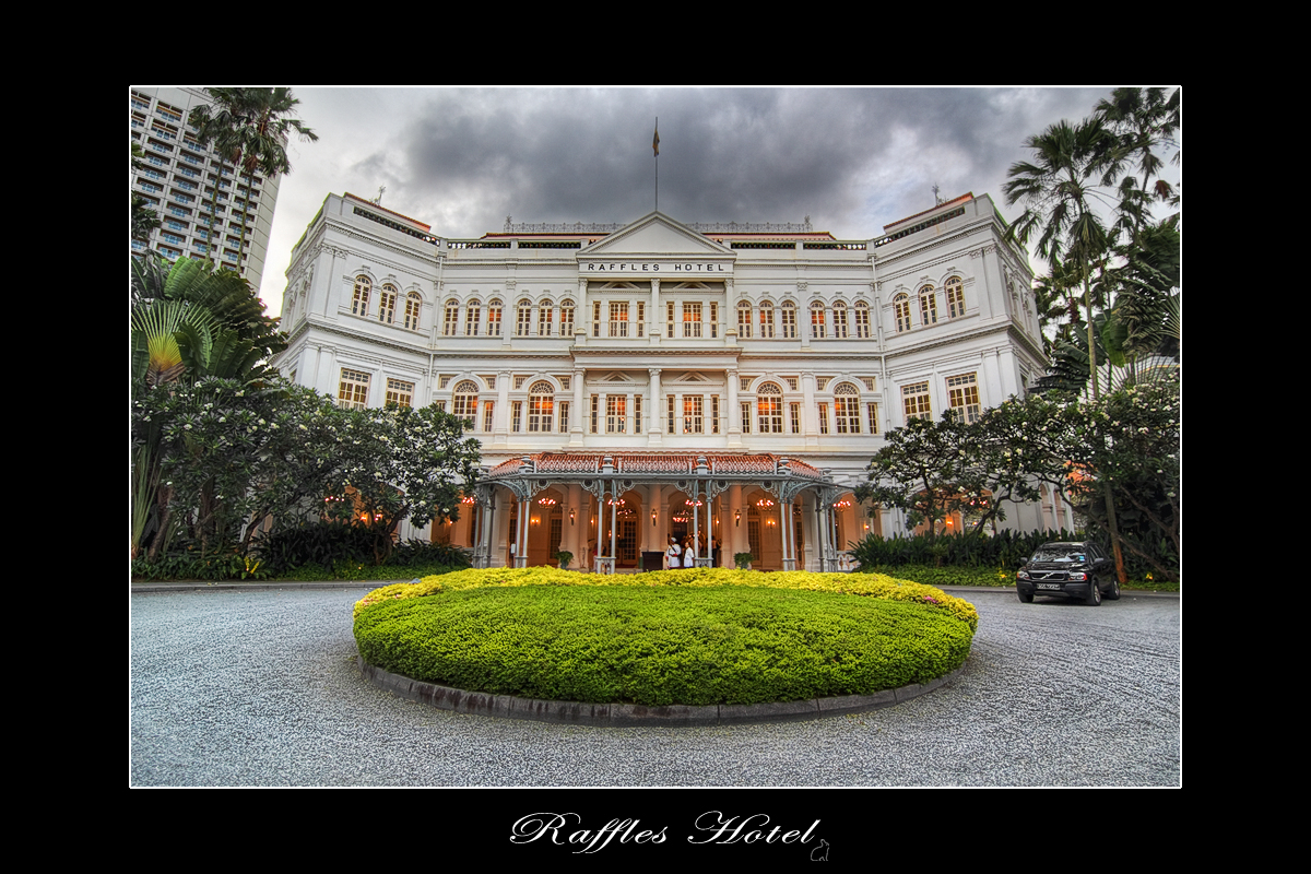 Raffles_Hotel_by_Draken413o.jpg