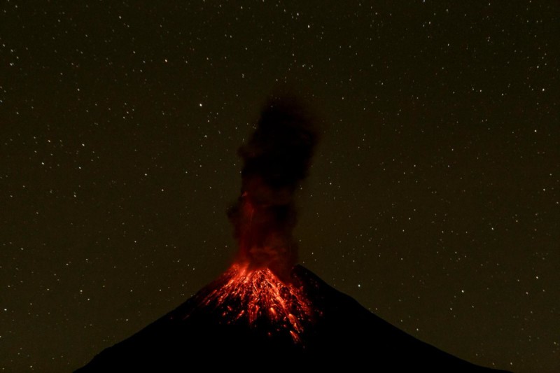 eruptionleadup-4-800x533.jpg