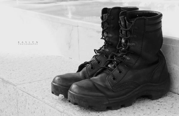 Army_Boots_by_RealmicSorcerer.jpg