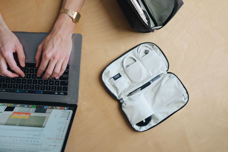 Moment-MTW-mini-tech-organizer-250-800x534.jpg
