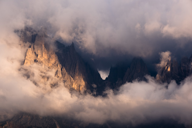05-livieri_peaks_curves-800x533.jpg