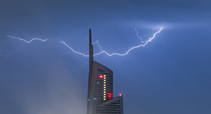 StayAtHomelightninginDubai-800x435.jpg