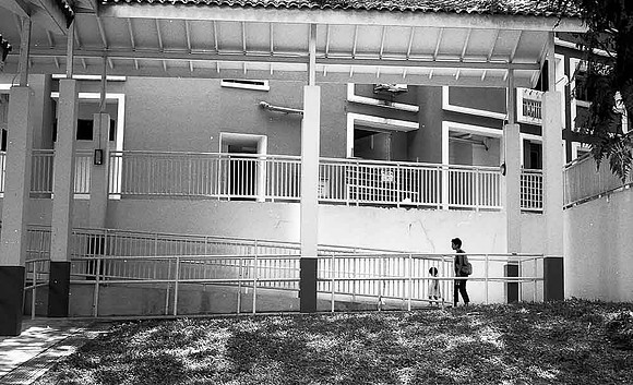 p379267112-3.jpg