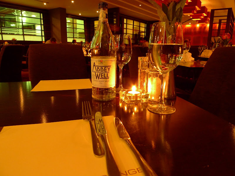Table%20setup%2002.JPG
