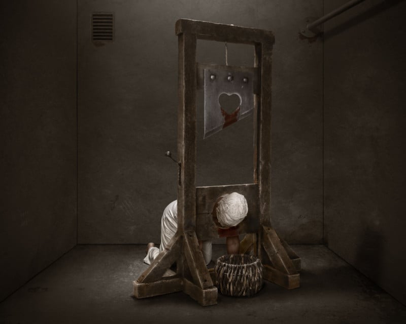 06-a_guillotine-800x640.jpg