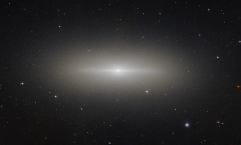 ngc3115_acs_new_cropflat_medres-800x484.jpg