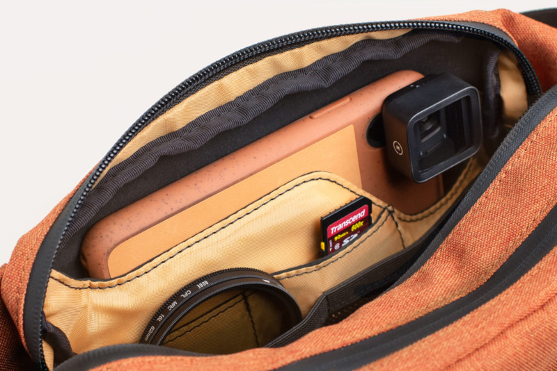 moment-fanny-sling-details-04-800x534.jpg