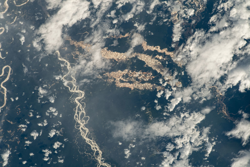 ISS064-E-16203-800x533.jpeg