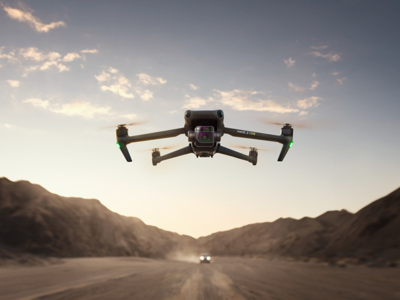DJI-Mavic-3-Canyon-Mountains-03-800x600.jpg