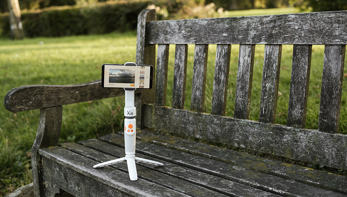 Fstoppers Reviews the Zhiyun Smooth-XS, a Smartphone Gimbal for Mobile Content Creators
