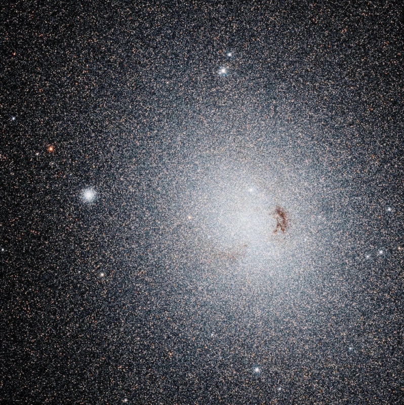 ngc185_wfc3_center_flat_final-798x800.jpg