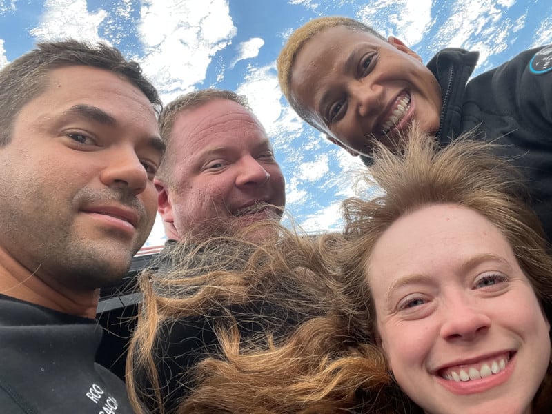 spaceselfie-800x600.jpg