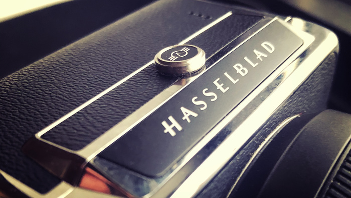 Fstoppers Reviews the Hasselblad CFV II and 907X Medium Format Camera System