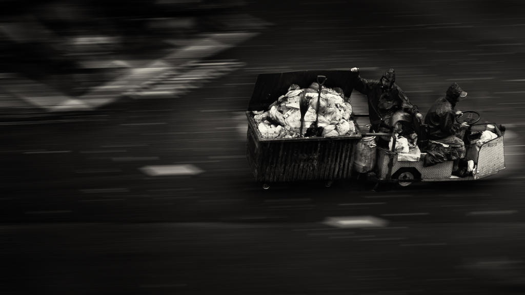 rubbish_heist_by_draken413o-d30zl30.jpg