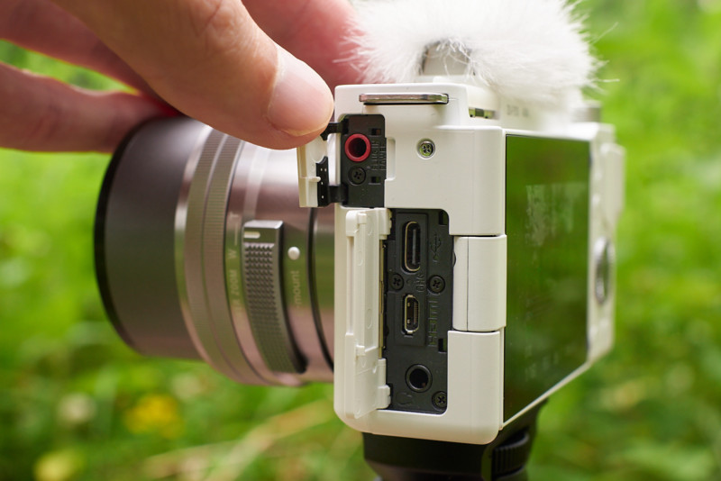 sony-zv-e10-camera-hands-on-4-800x534.jpg