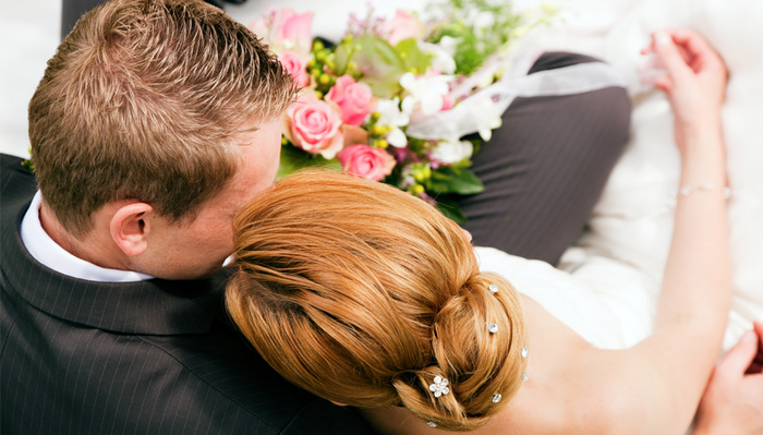 Wedding Photographer Contracts COVID-19 After Groom Doesn't Disclose Positive Test