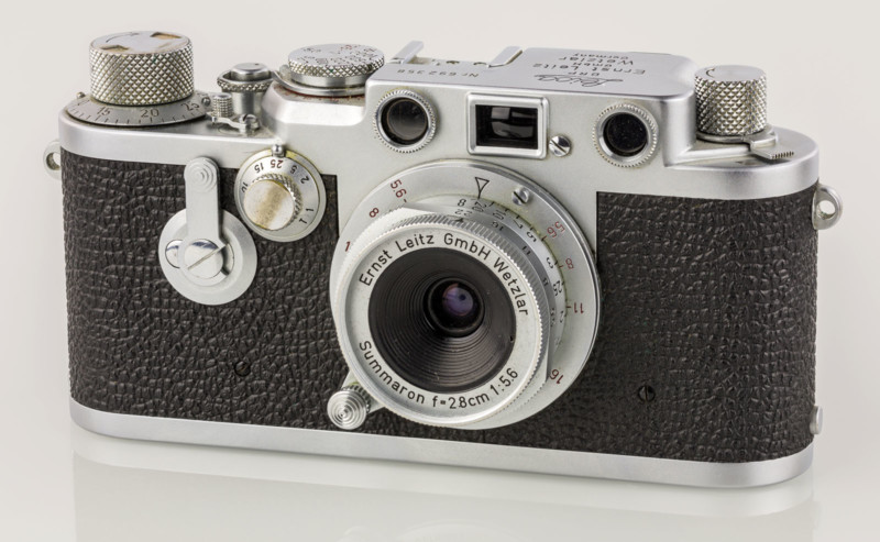 A Leica iiif LEGO camera designed by Pandis Pandus