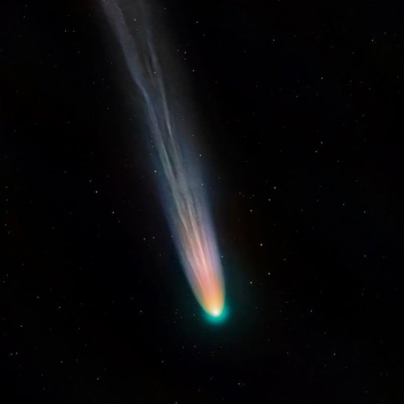 A photo of Comet Leonard by photographer Andrew McCarthy