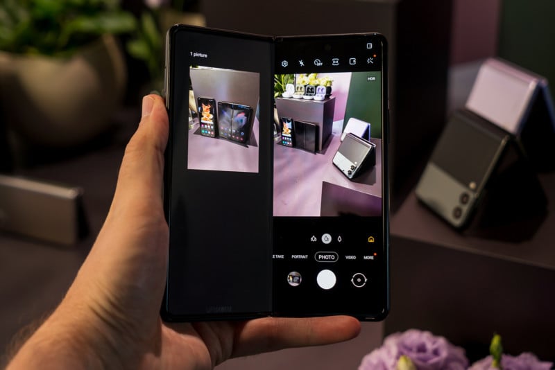 Samsung-Galaxy-Fold-3-camera-800x534.jpg