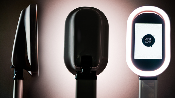 Fstoppers Reviews the Salsa Booth From Photobooth Supply Co.