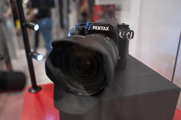 Pentax-full-frame-DSLR-camera-2.jpg