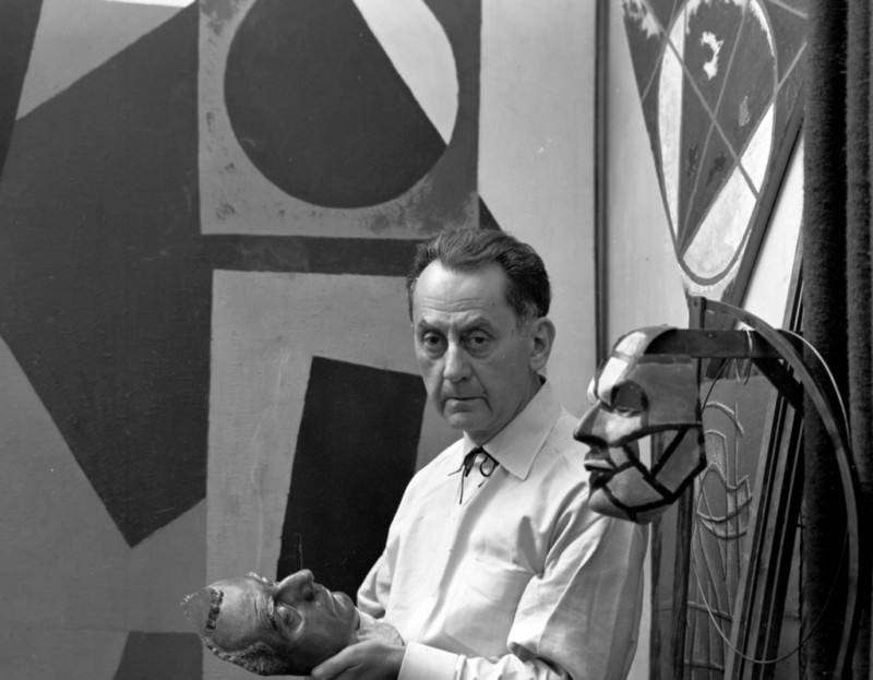 man-ray-in-his-workshop-4111fb-800x623.jpg