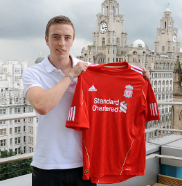 new_signing_07.jpg