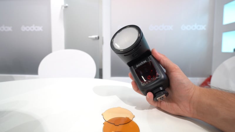 Godox-Round-Head-Flash-3-800x450.jpg
